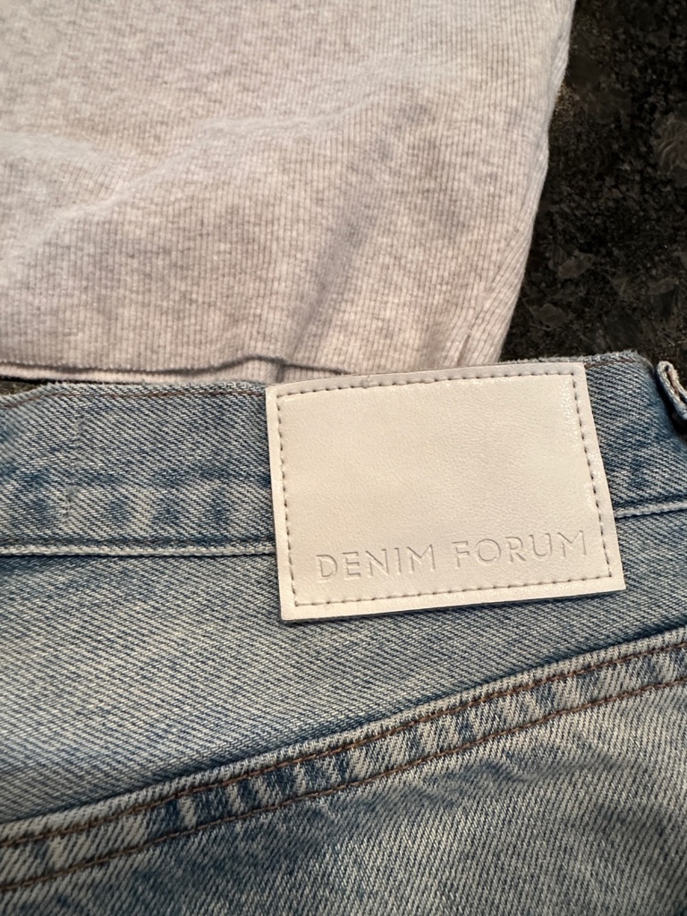 Denim Forum THE EX-BF HI MID- THIGH DENIM SHORT size 24 - Picture 5 of 6